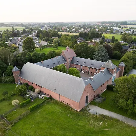 Logie Chateau-ferme De Hombroux Ans