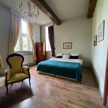 Logie Chateau-ferme De Hombroux Oda ve Kahvaltı Ans