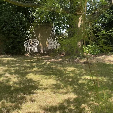 Logie Chateau-ferme De Hombroux *