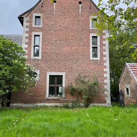 Logie Chateau-ferme De Hombroux * Ans