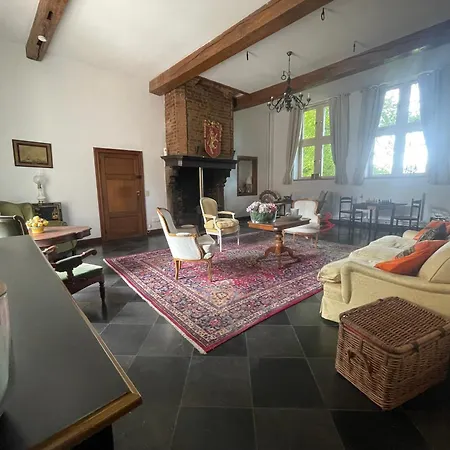 Logie Chateau-ferme De Hombroux Oda ve Kahvaltı